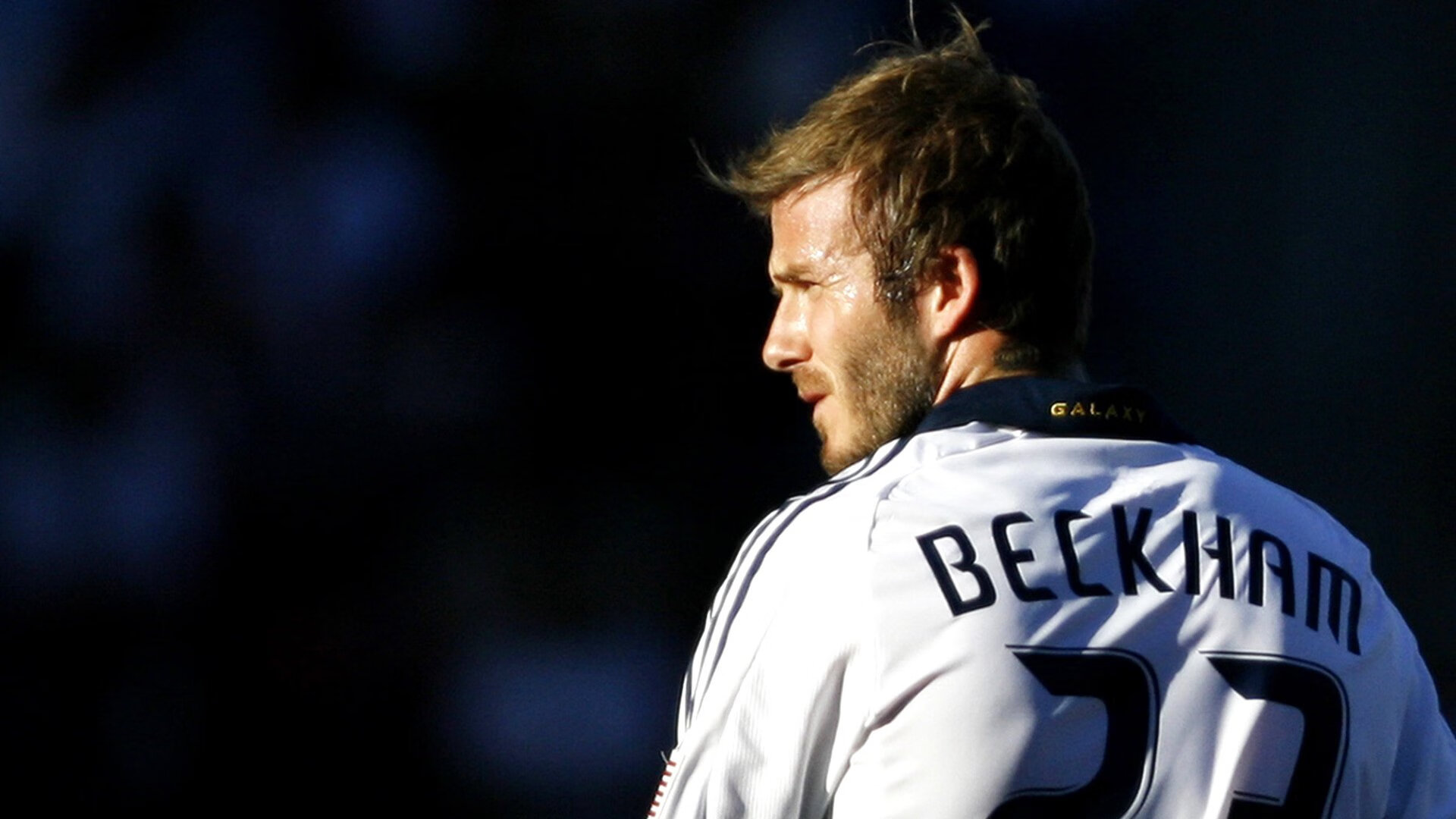 开云网页版-当绿色幽灵掠过红色闪电，佩雷兹的肩与阿斯顿·马丁的野望